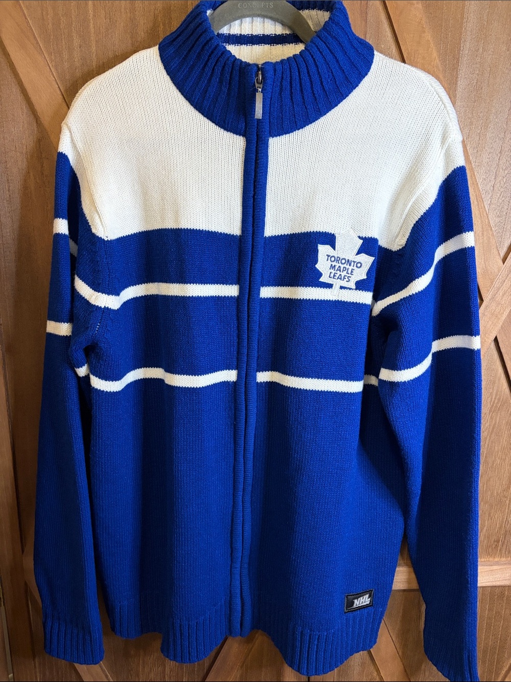 Vintage Toronto Maple Leafs NHL Licensed Ilanco Full-Zip Knit Sweater SIZE LARGE